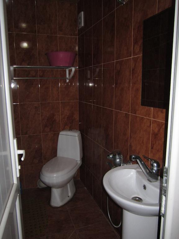 Guesthouse 97 In Batumi Батуми Стая снимка