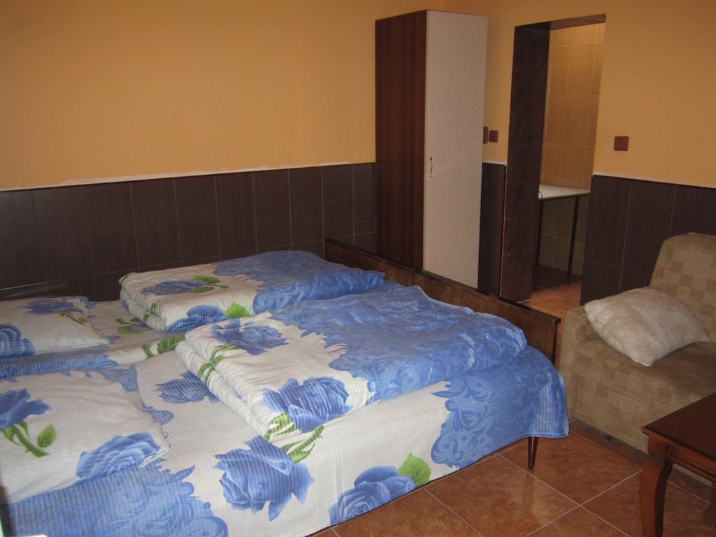 Guesthouse 97 In Batumi Батуми Екстериор снимка