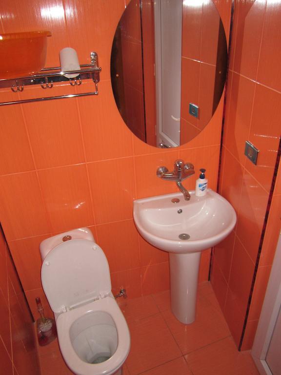 Guesthouse 97 In Batumi Батуми Стая снимка