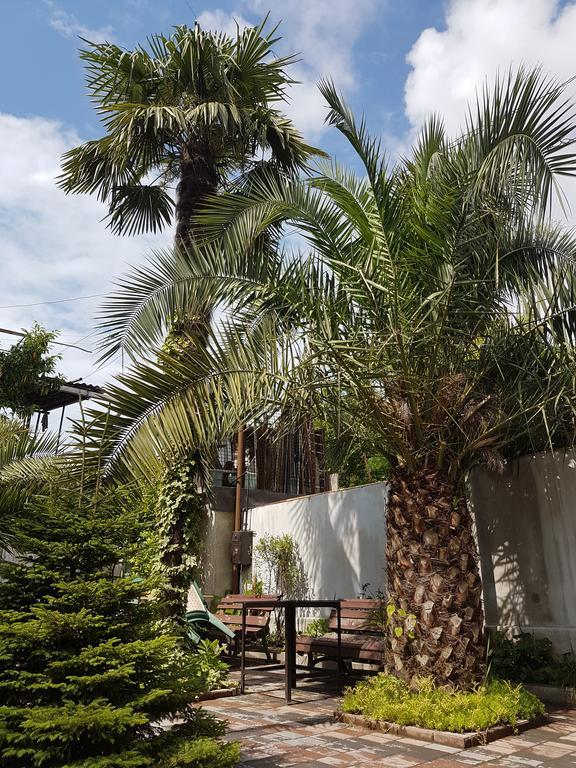 Guesthouse 97 In Batumi Батуми Екстериор снимка