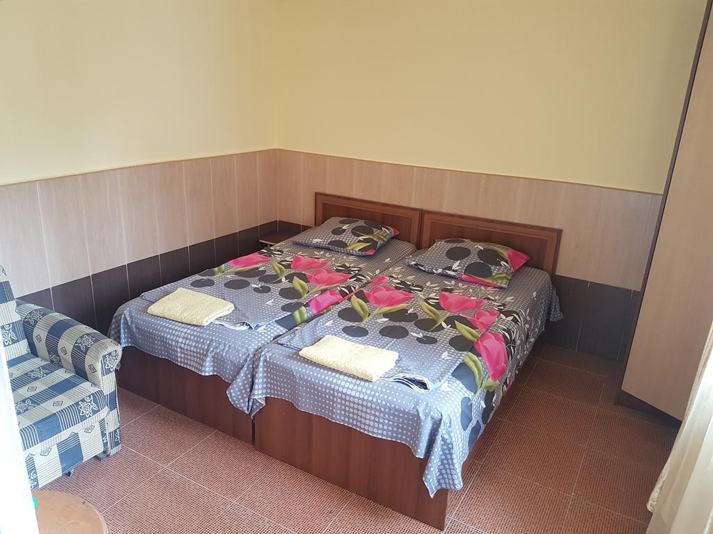 Guesthouse 97 In Batumi Батуми Екстериор снимка