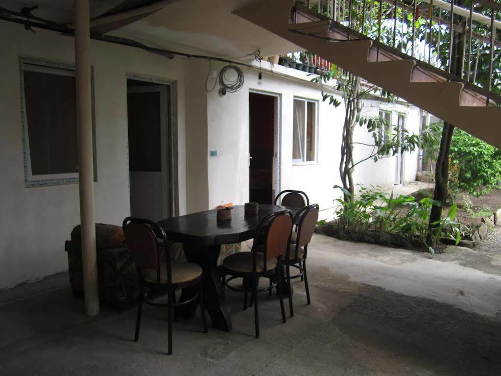 Guesthouse 97 In Batumi Батуми Екстериор снимка