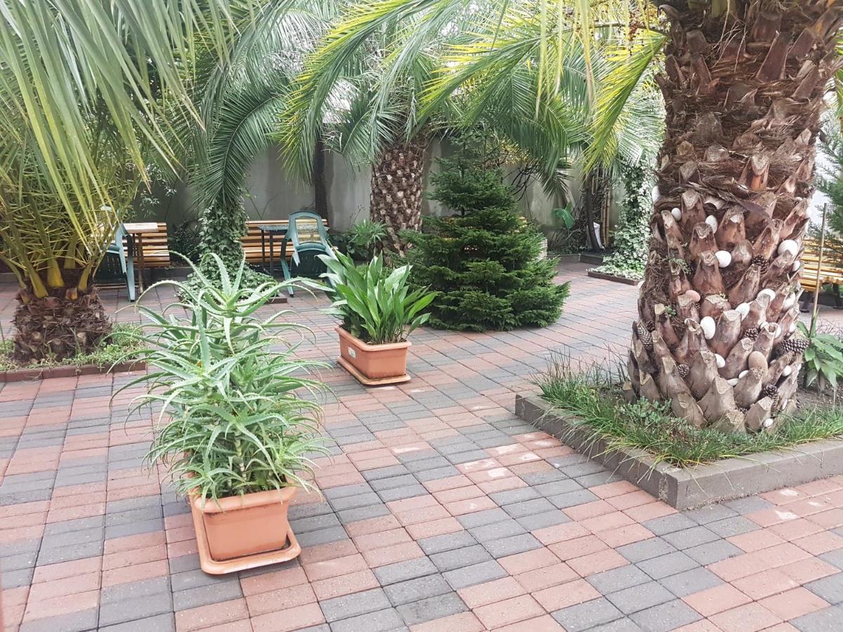 Guesthouse 97 In Batumi Батуми Екстериор снимка