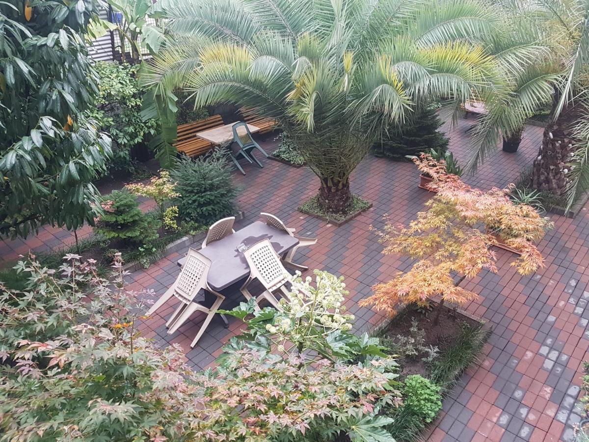 Guesthouse 97 In Batumi Батуми Екстериор снимка