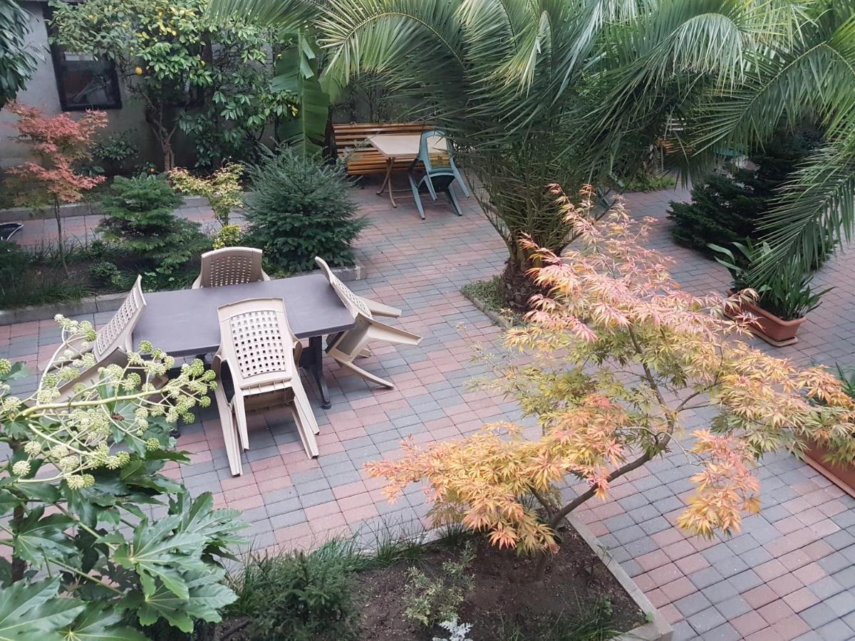 Guesthouse 97 In Batumi Батуми Екстериор снимка